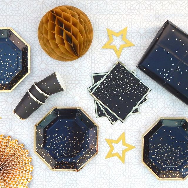 Stardust Black and Gold napkins 20 pack