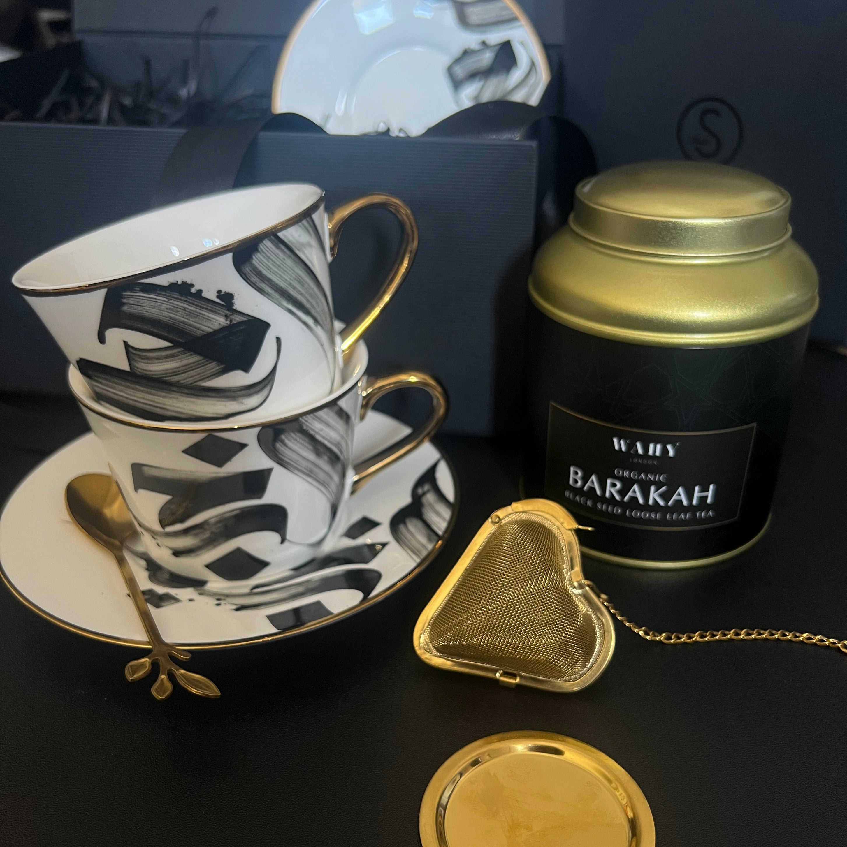 Tea Lovers - Gift Set, Tea Cups, tea spoons, infuser and loose leaf tea